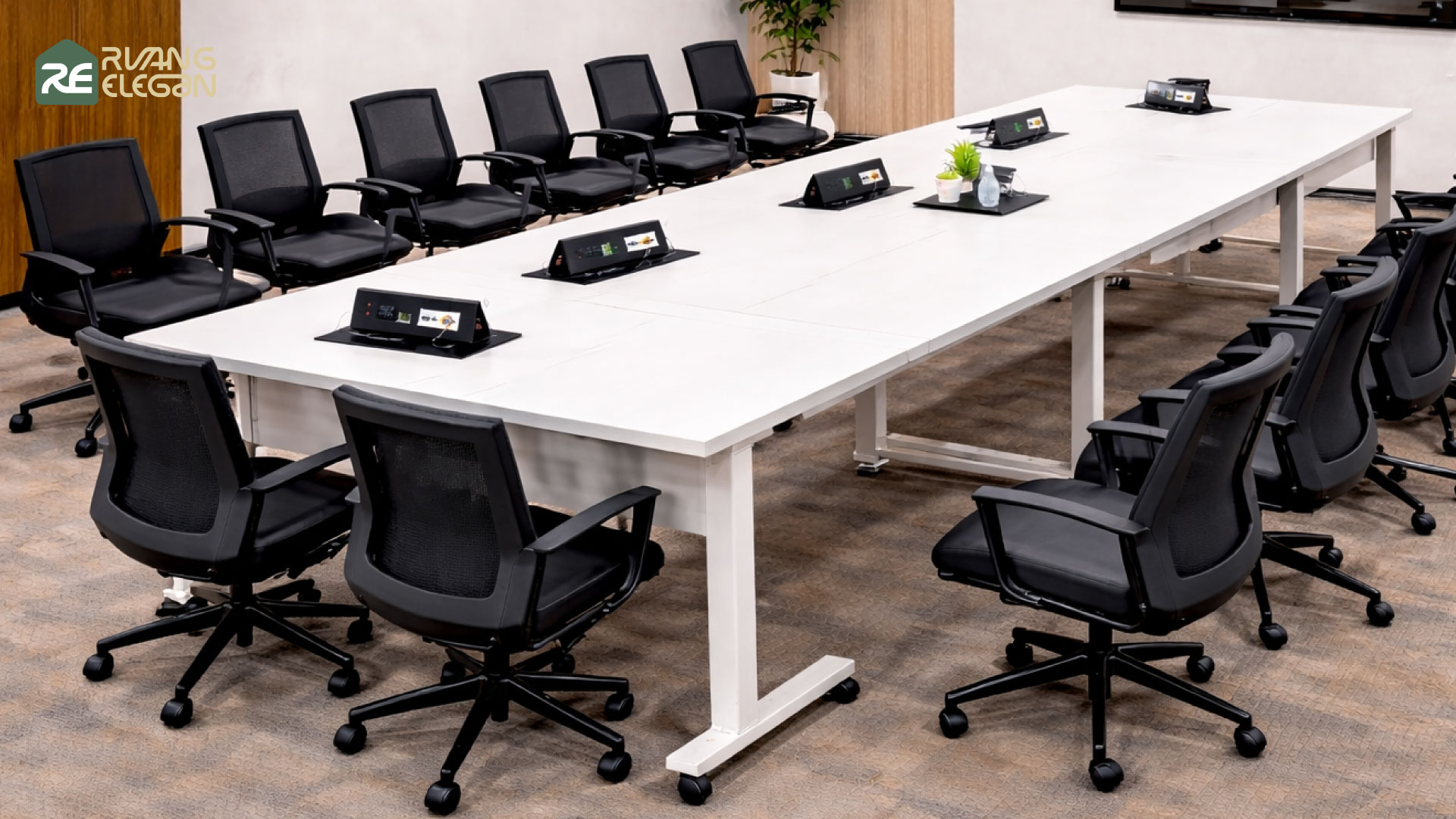 Contoh meja meeting lurus minimalis