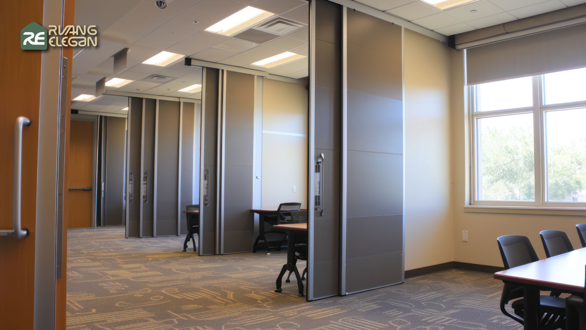 Furniture Jakarta Timur custom Partisi Kantor.jpg